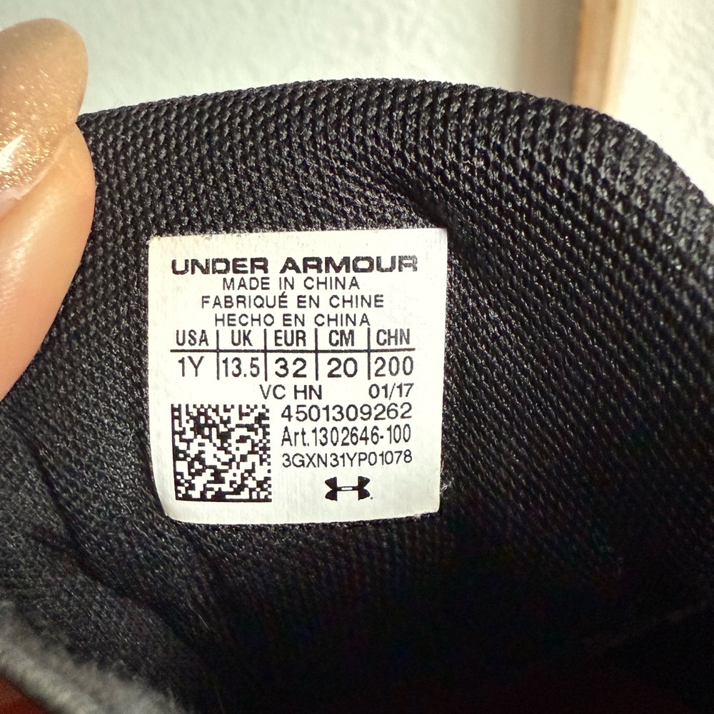 Under Armour® Kids UA BPS Primed 2 AC boys sz: 1 - Picture 9 of 10